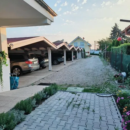 Cozy With Garden In 4* Pozsony