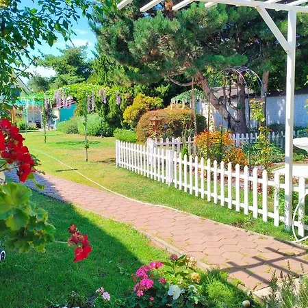 Cozy With Garden In Vendégház Pozsony